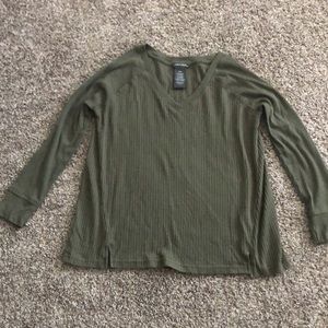 Chelsea & Theodore olive green sweater in medium
